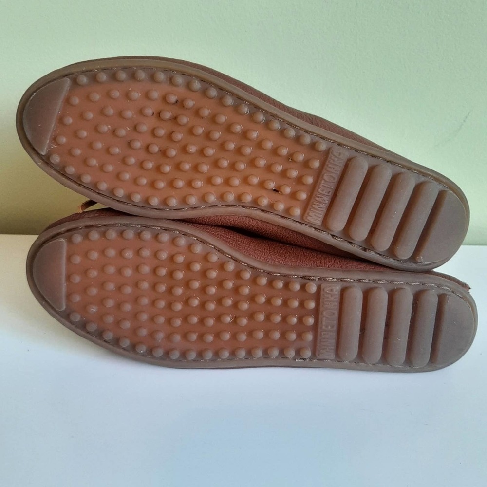 nwot MINNETONKA Deerskin Kilty moccasin in Carmel Size 6-6.5M - Picture 12 of 15